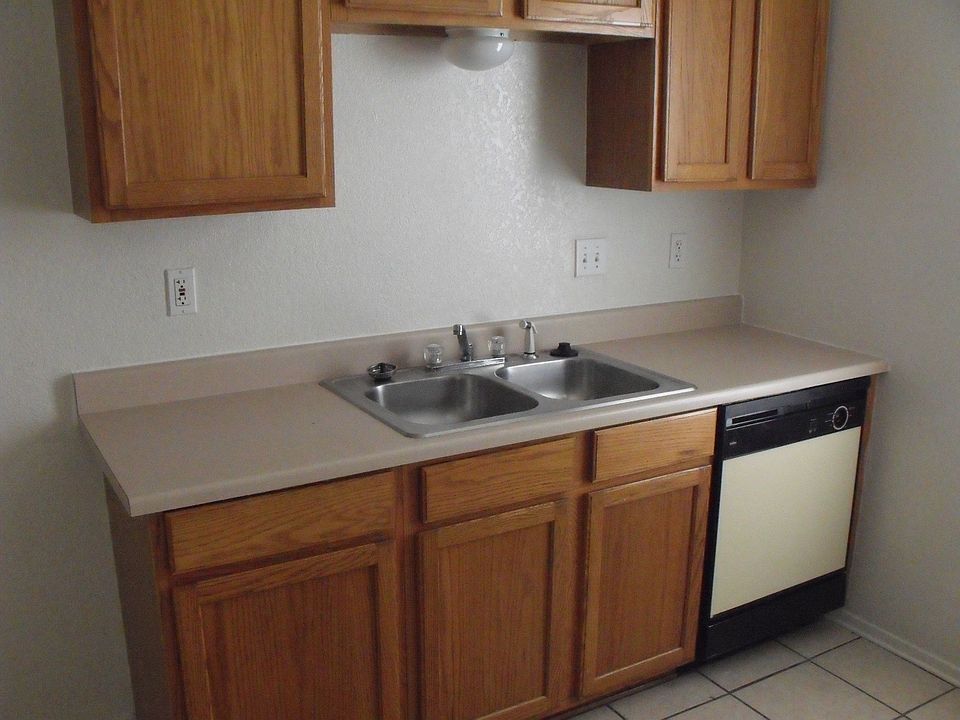 1st image of 2018 Cedarhill Dr APT D
