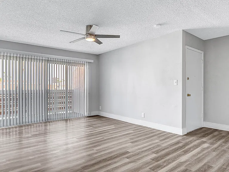 3600 University Center Dr — Photo 7