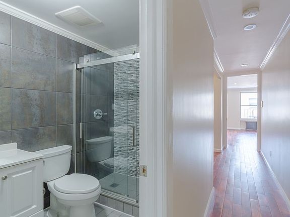 4th image of 248 W 20th St #3NW