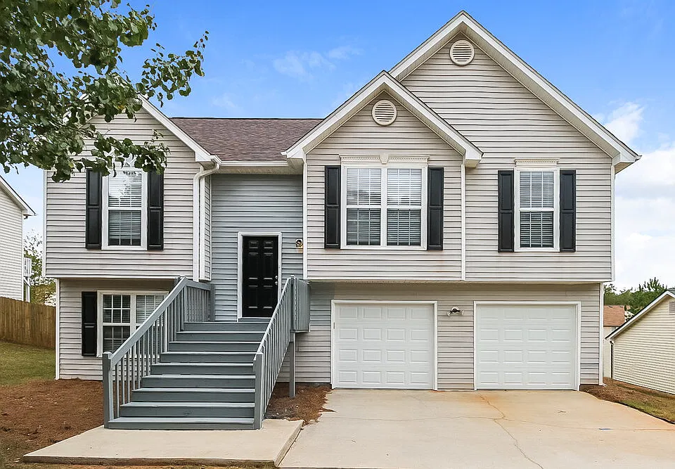 3388 Medina Dr