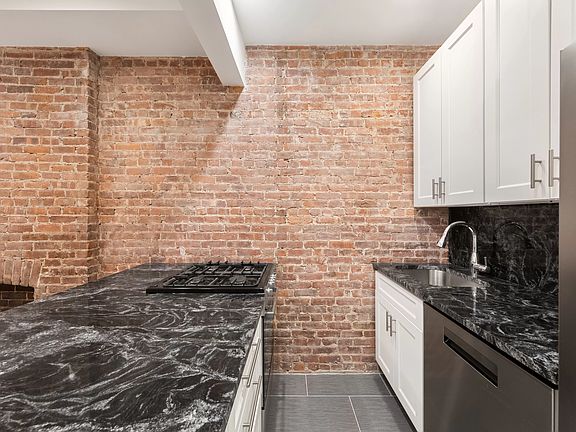 4th image of 334 E 77th St APT 2