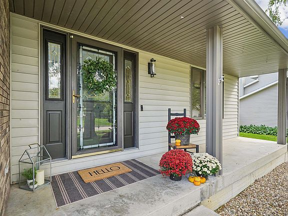 4th image of 1003 Lakeview Dr
