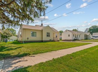 922 E Mitchell Ave, Waterloo, IA 50702