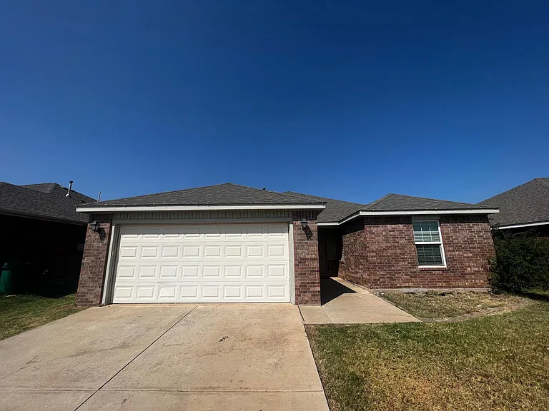 2921 Thompson Farm Ln — Photo 1