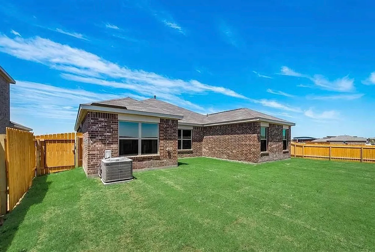 3055 Chillingham Dr — Photo 4