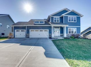 725 Maple Dr, Mount Horeb, WI 53572