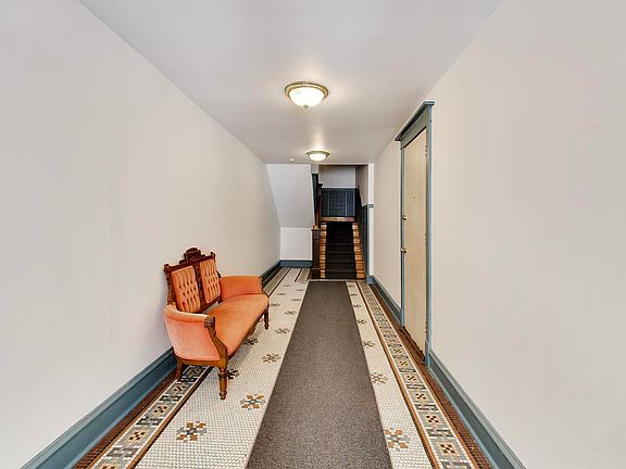 3rd image of 5125 N Winthrop Ave APT 1F