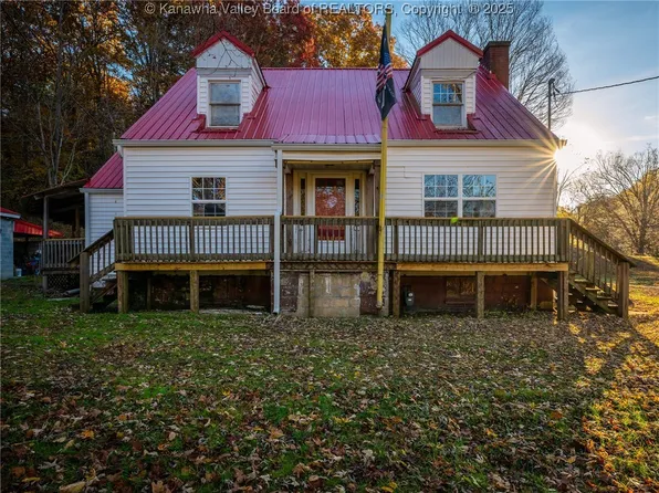 6444 Starlight Dr, Sissonville, WV 25320