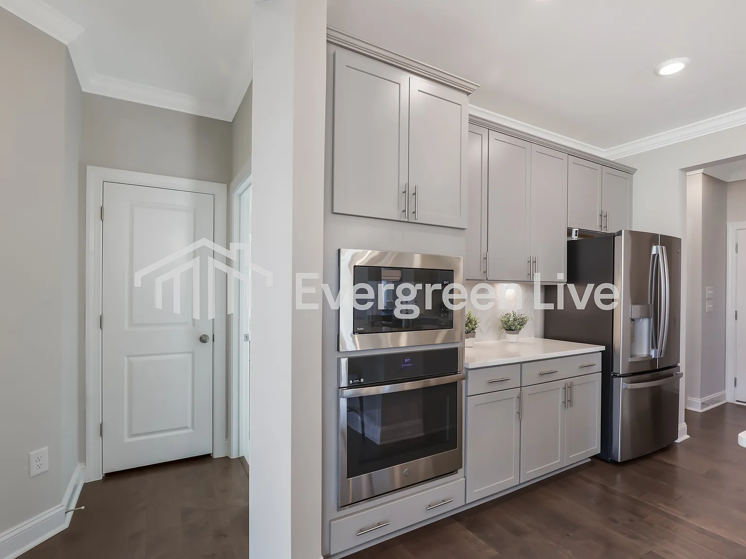 5 bed, 4.0 bath, 3453 sqft, $3,130 — Photo 3