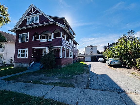 3rd image of 23 Woodford St