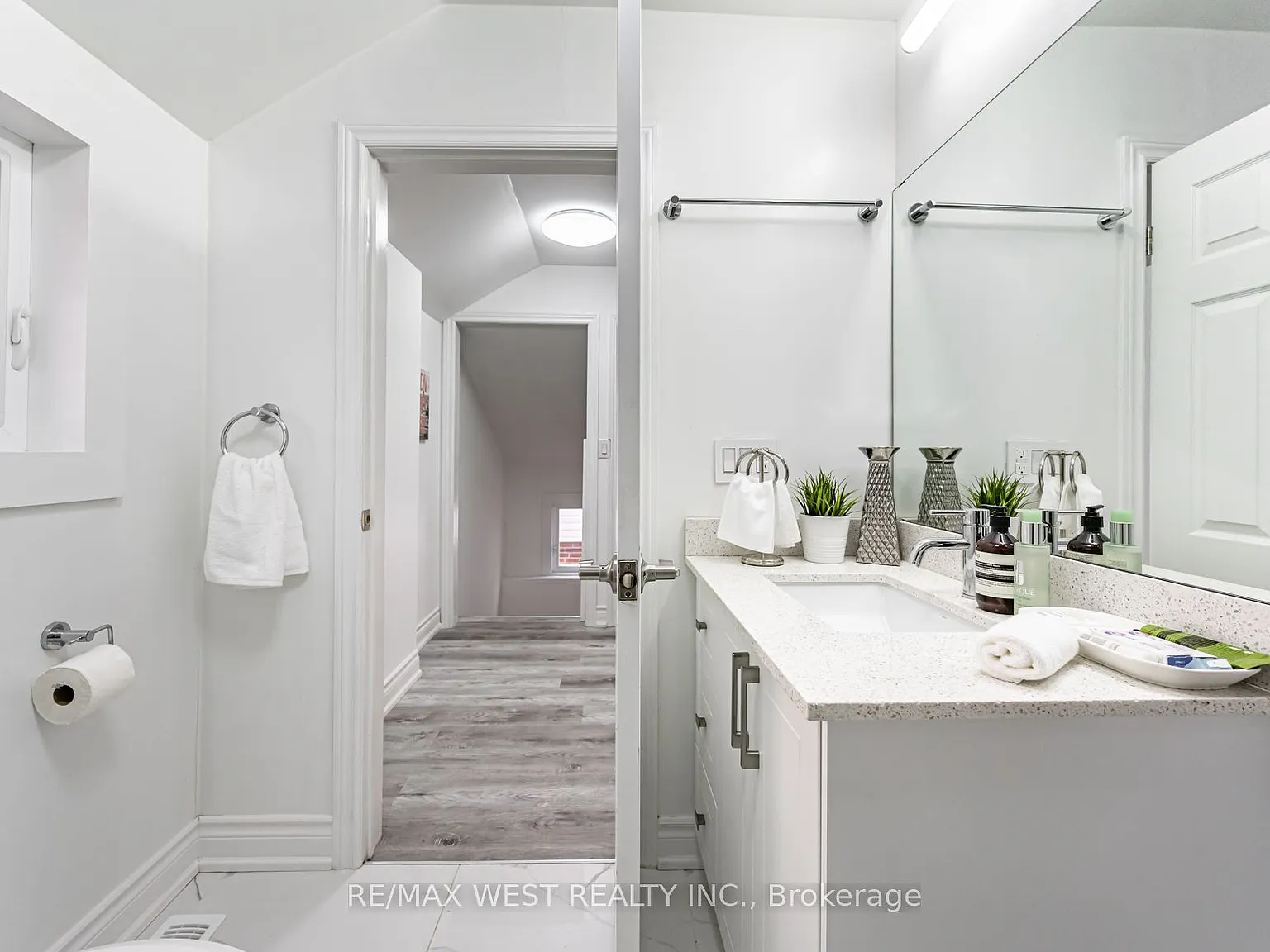4 bed, $3,995 — Photo 4