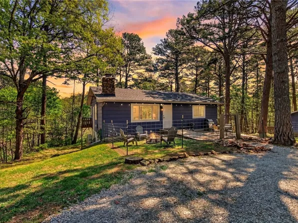 1 Stadium Rd, Eureka Springs, AR 72632