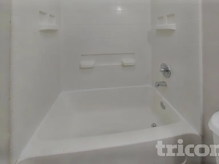 21427 Wilona Way — Photo 14