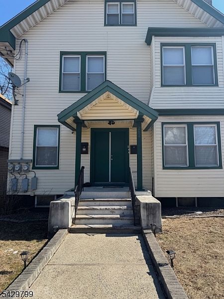 1st image of 284 Seymour Ave