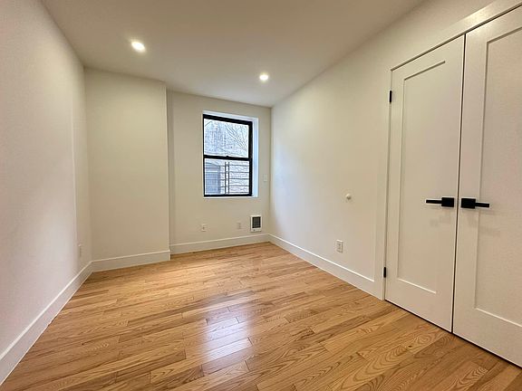 5th image of 2322 Bedford Ave #3R