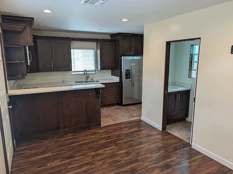 13715 Fellows Ave — Photo 4