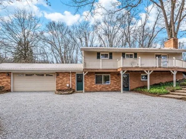 679 Latonka Dr, Mercer, PA 16137