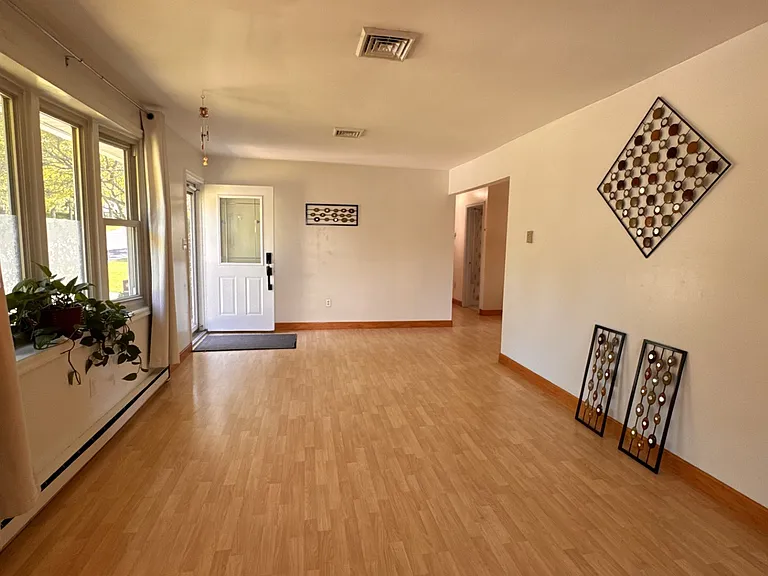 4902 Creek Dr — Photo 5