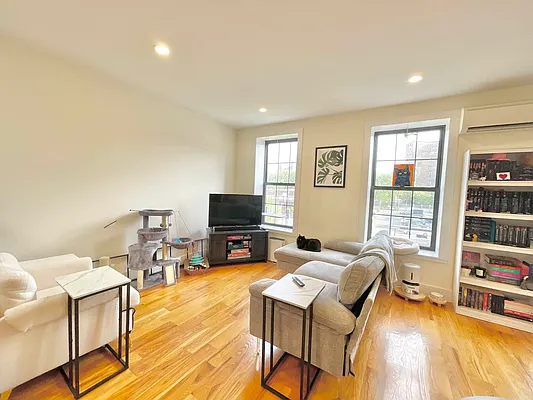Rented by Doorway NYC, LLC | media 22