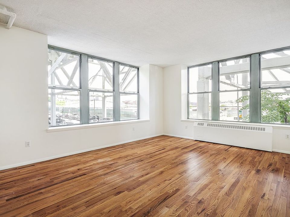 1st image of 204 Huntington St APT 1C