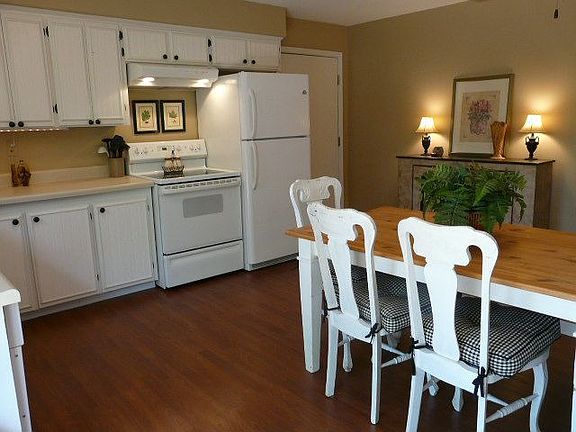 Large Country Kitchen