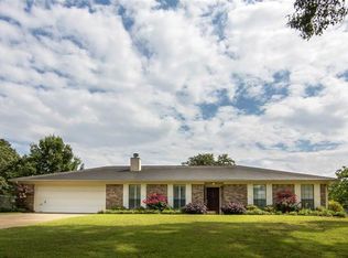 1110 San Salvador Dr, Longview, TX 75602