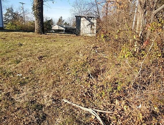 3rd image of 313 Veterans Memorial Pkwy