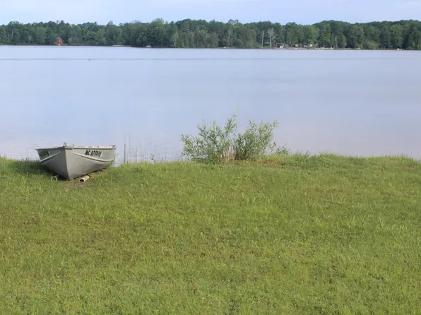 614 Shadywood St, Elk Rapids, MI 49629