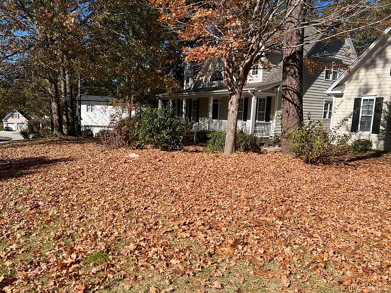 1004 Melville Ln — Photo 12