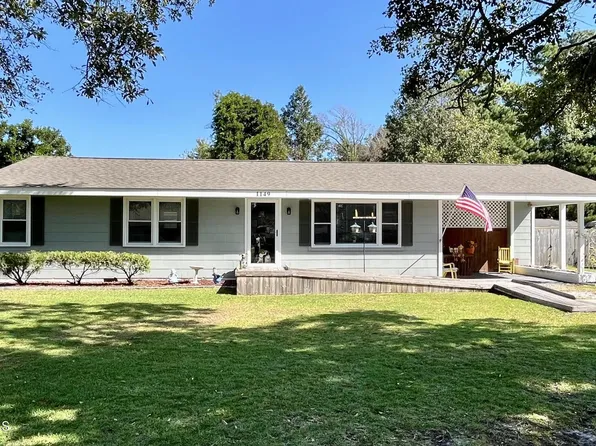 1149 Hammocks Beach Road, Swansboro, NC 28584