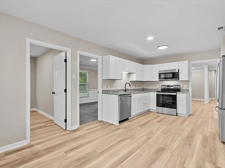 3011 Colony Dr — Photo 24