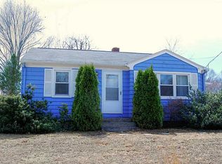 617 Forbes St, Riverside, RI 02915