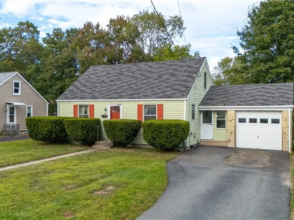 396 Elm St, Warwick, RI 02888
