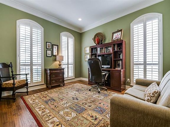 4th image of 3102 Voltaire Blvd