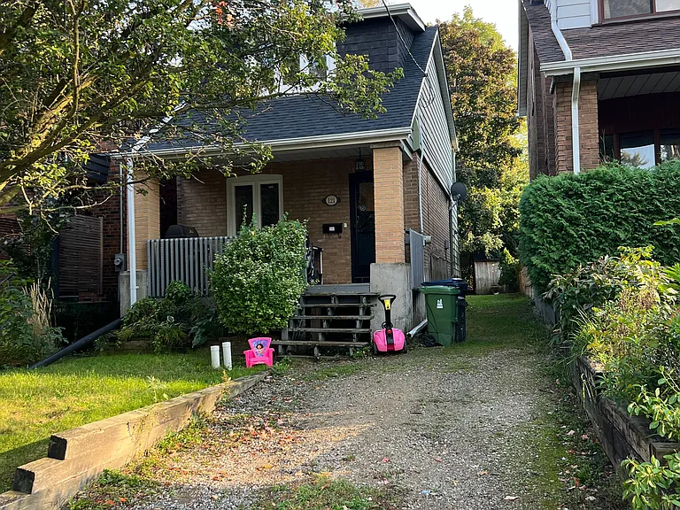 121 Maplewood Ave — Photo 1