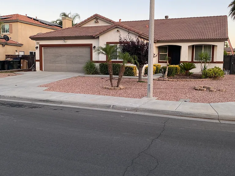 2192 Farm Meadows Dr — Photo 1