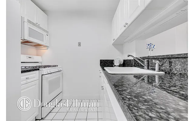 Rented by Douglas Elliman | media 4
