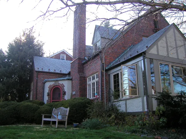 904 Houston Ave, Takoma Park, MD 20912