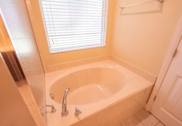 156 Cottonham Ct — Photo 22