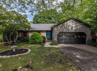 5602 Wildberry Dr, Greensboro, NC 27409