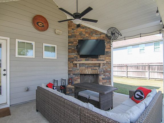 5th image of 208 Pearl Moss Ln