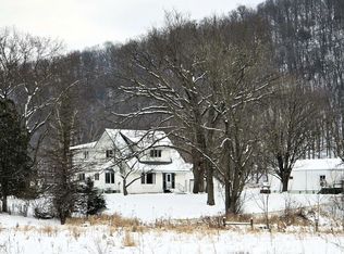 47298 Honey Farm Rd, Gays Mills, WI 54631