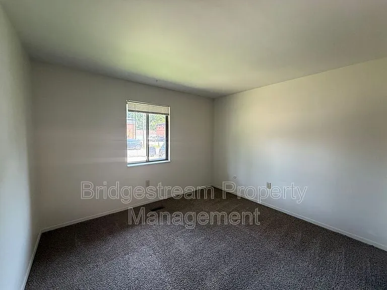 4525 Elliot Ave — Photo 9