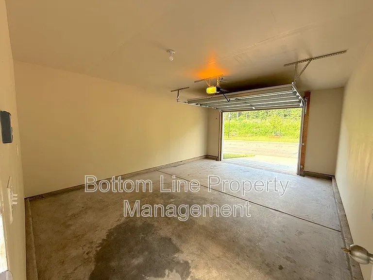 15708 Country House St — Photo 20