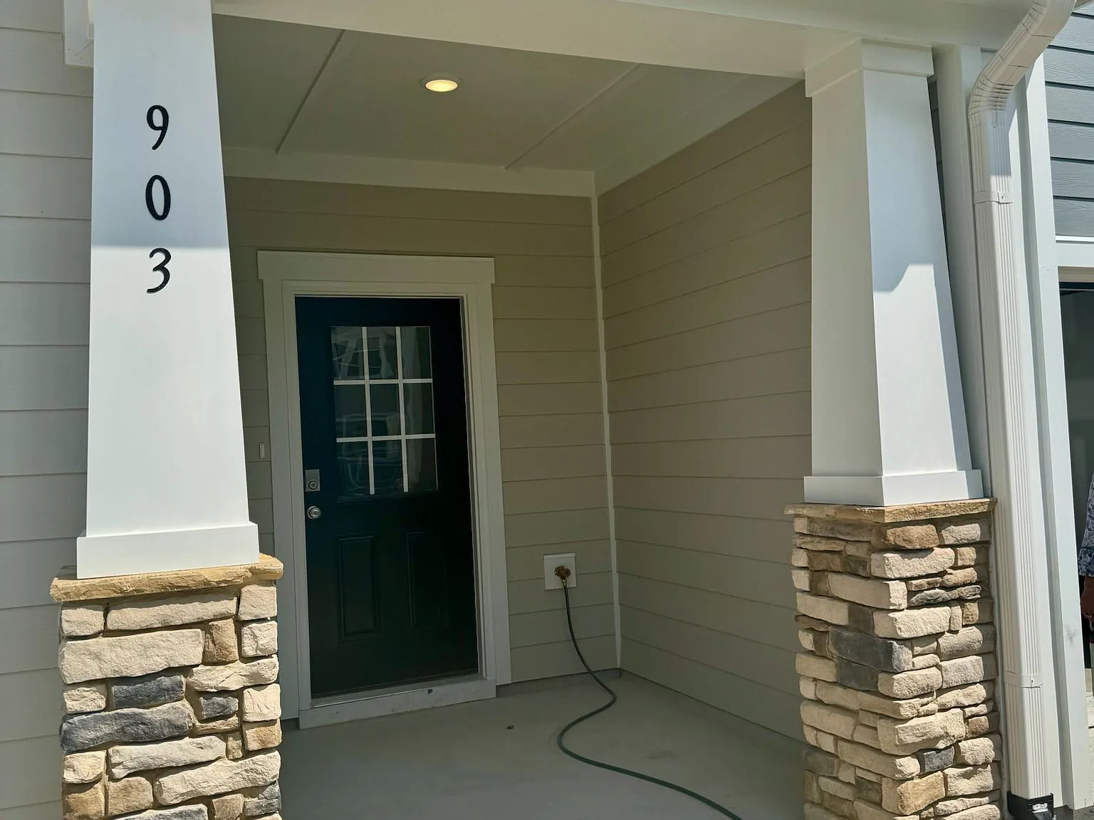 903 Kensley Grove Ln — Photo 2