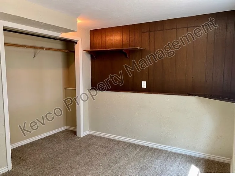 308 Briarwood Rd — Photo 14
