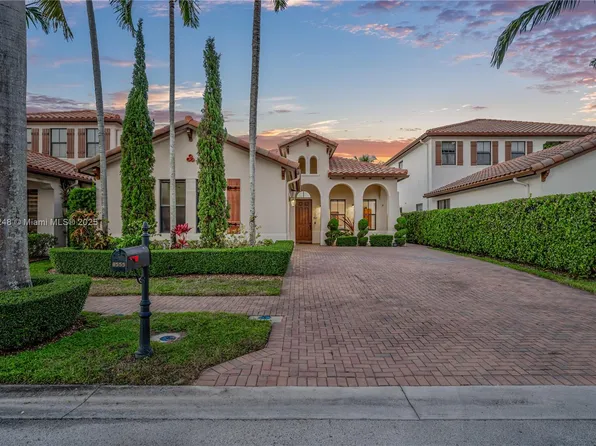 8555 NW 41st St, Cooper City, FL 33024