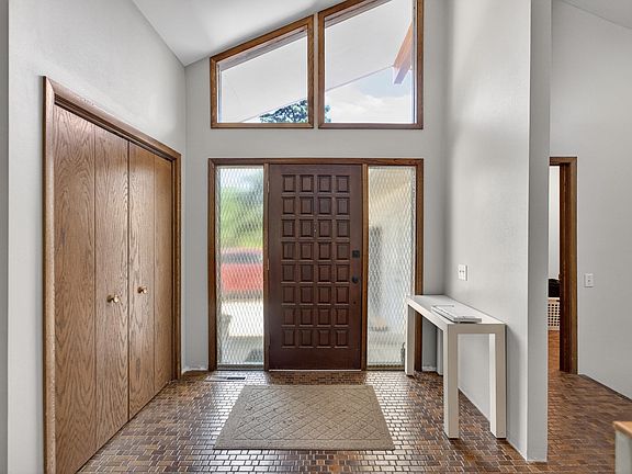4th image of 13 Oxwood Cir