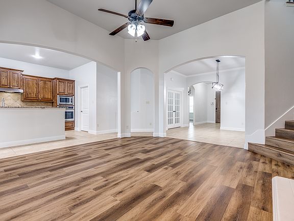 5th image of 704 Callcott St