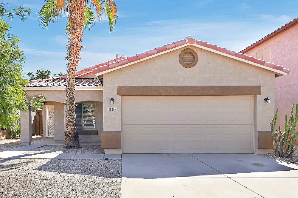 3 bed, 2.0 bath, 1610 sqft, $1,730 — Photo 1